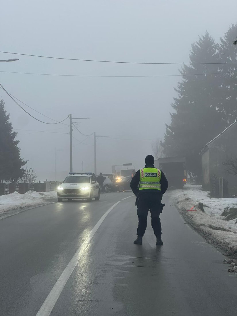 Poledica na cestama jutros je mnogima zadala glavobolje