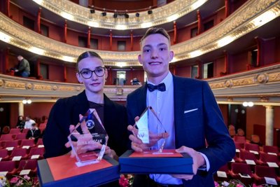 Pro&scaron;logodi&scaron;nji laureati Jana Ko&scaron;čak i Roko Farka&scaron;