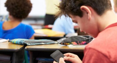 Mobiteli "pod ključem": bez ekrana do bolje komunikacije i manje rizičnog pona&scaron;anja na internetu