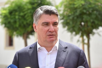 Milanović: Vladina odluka o dočeku je neustavan, nezakonit i piratski akt