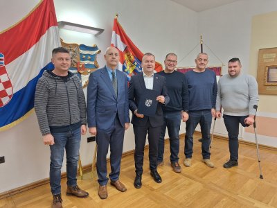 FOTO Tradicionalni sastanak s ribolovcima i pčelarima: Uručen ugovor o sufinanciranju SP-a u sportskom ribolovu u Ivancu