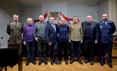 FOTO Tribina &bdquo;Hrvatsko ratno zrakoplovstvo &ndash; da se ne zaboravi&ldquo; - ratni piloti svjedočili o hrabrosti i neizvjesnosti stvaranja HRZ-a