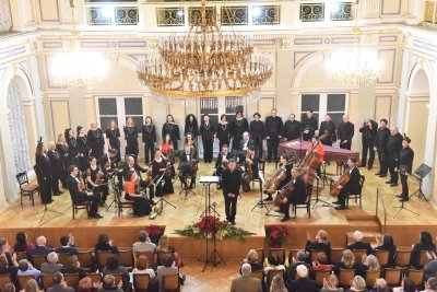 VARAŽDINSKI KOMORNI ORKESTAR "Romantično violončelo" s Monikom Leskovar i Branimirom Pustičkim