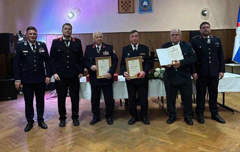 DVD Petrijanec: Zvonko Mikac i Pavao Leskovar sedamdeset godina u vatrogastvu