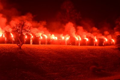 FOTO Bakljadom kod Starog grada White Stonesi obilježili 36 godina, Bržeska: Cilj je povećati članstvo i Varteks u prvoj ligi