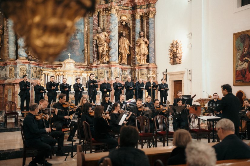 FOTO Chorus angelicus u varaždinskoj katedrali zaradio dugi aplauz