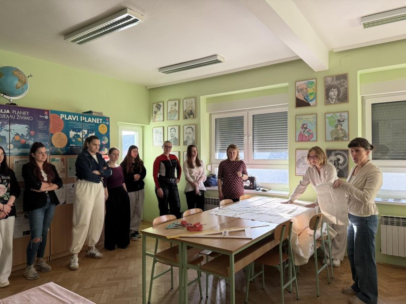 FOTO Srednja &scaron;kola Novi Marof: Održana prva u nizu kreativnih radionica "Staro postaje novo"