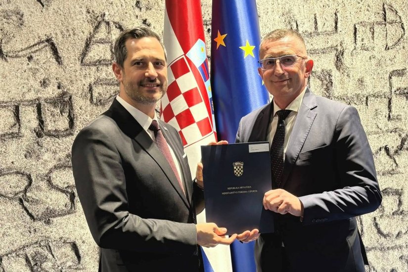 Bespovratna sredstva za sustav navodnjavanja na igrali&scaron;tu NK Sloboda Tužno