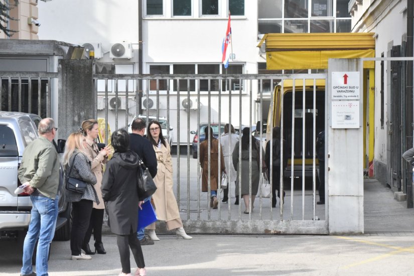 FOTO Stigla dojava o eksplozivnoj napravi kod zgrade suda, policija na terenu