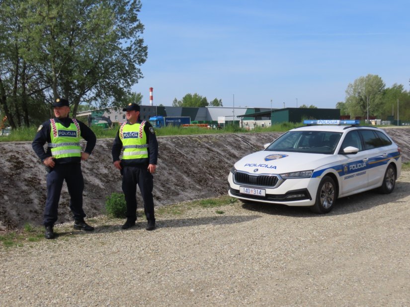 Vozili tehnički neispravna vozila, 45-godi&scaron;njak prevozio i otpad bez dozvole