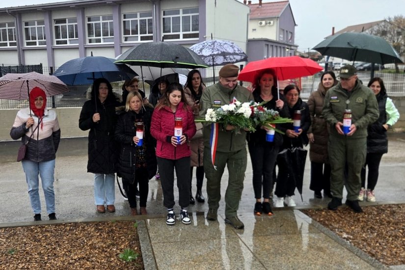 HDZ Članovi zajednice žena, mladeži i branitelja rezali maslinove grančice uoči Cvjetnice