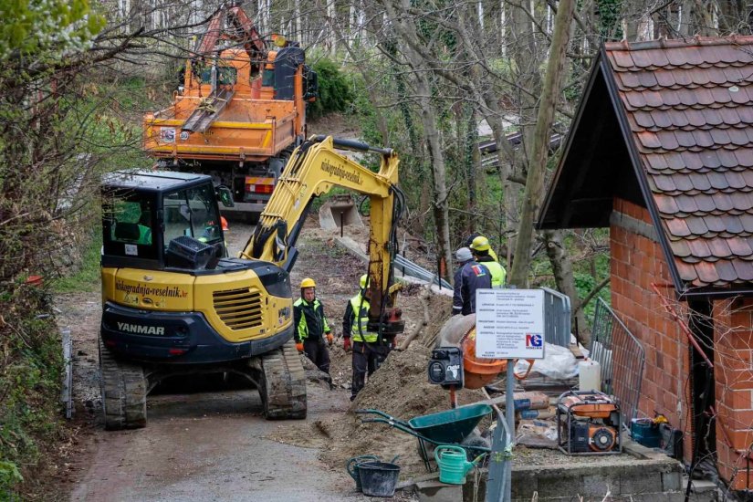 Počeli radovi na sanaciji klizi&scaron;ta Skradnjak 2 u Knapiću i u &Scaron;kriljevcu