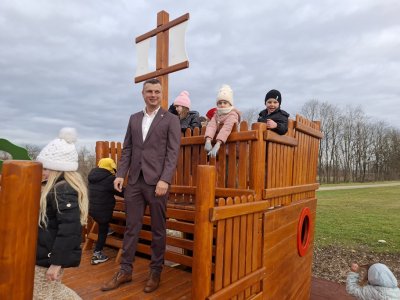 FOTO Novo dječje igrali&scaron;te u Petrijancu kod Nogometnog kluba Orač - mali&scaron;ani dobili siguran prostor za igru