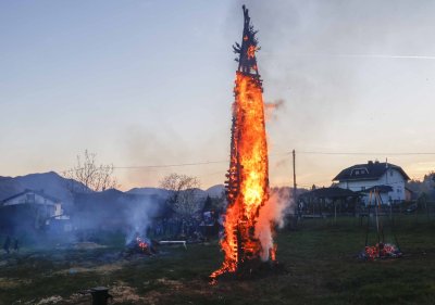 VUZEMNICE Vuzemnice i ovoga Uskrsa plamsale u Bedencu, Jerovcu i diljem Ivanečkog kraja