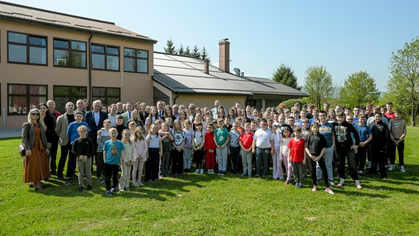 Potpisani ugovori za izgradnju sportskih dvorana u Područnim &scaron;kolama Greda-Jurketinec i Dru&scaron;kovec