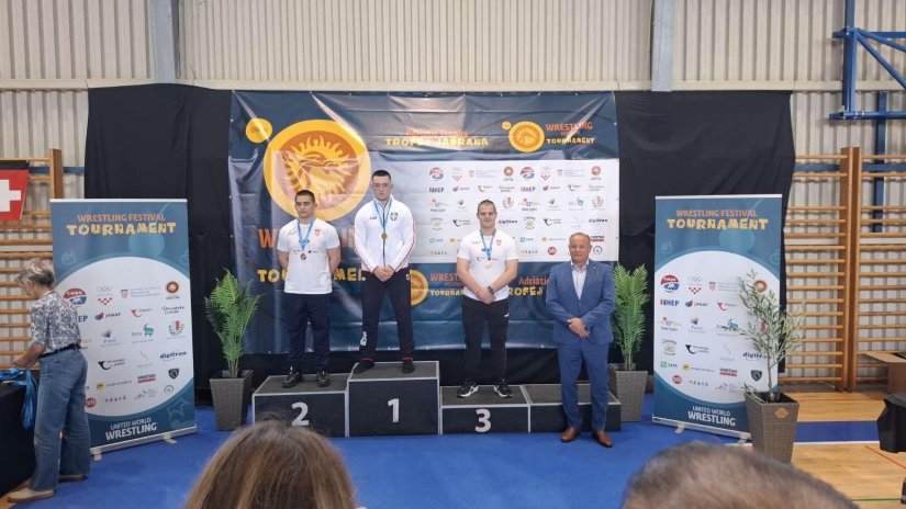 Luka Gradečak brončani na Wrestling Festivalu u Rovinju