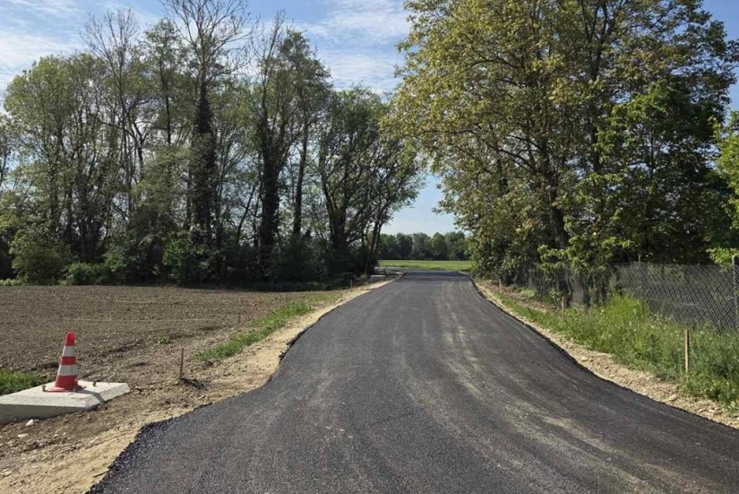FOTO: U tijeku asfaltiranje ceste Martijanec - Madara&scaron;evec