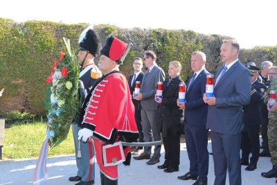 FOTO Sjećanje na &bdquo;Bljesak&ldquo; &ndash; vijenci i svijeće za hrvatske branitelje koji su u 32 sata ispisali povijest