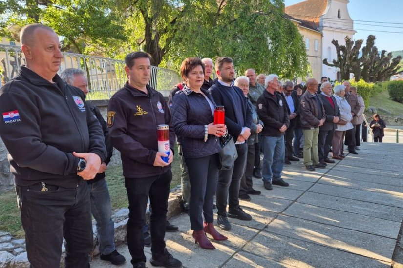 FOTO Polaganjem vijenaca i molitvom obilježena 31. obljetnica operacije Bljesak