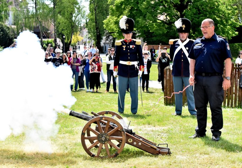 FOTO Iz varaždinskog topa zapucao zapovjednik JVP Varaždin Mario Rogina