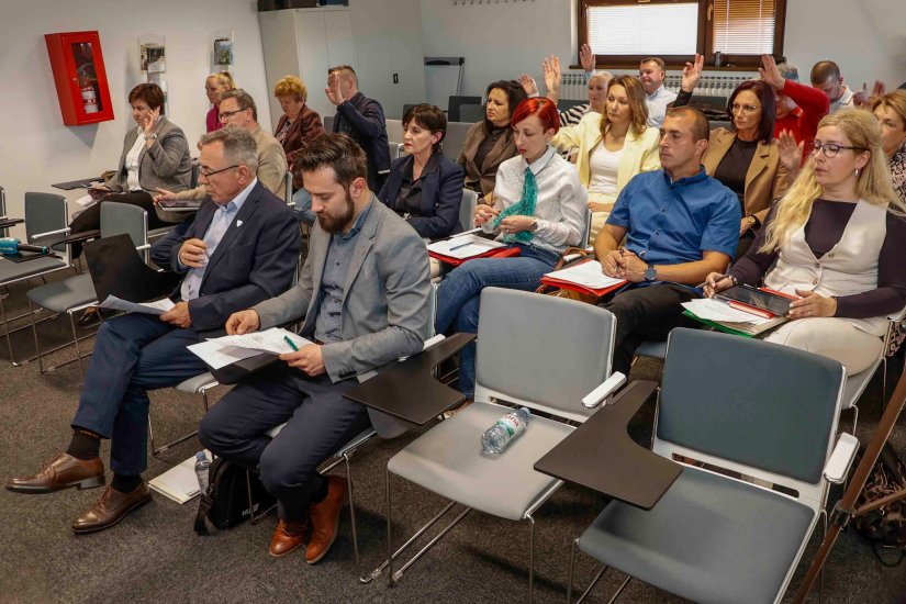 GRADSKO VIJEĆE IVANEC Novom odlukom u nadležnosti Grada čak 405 km nerazvrstanih cesta