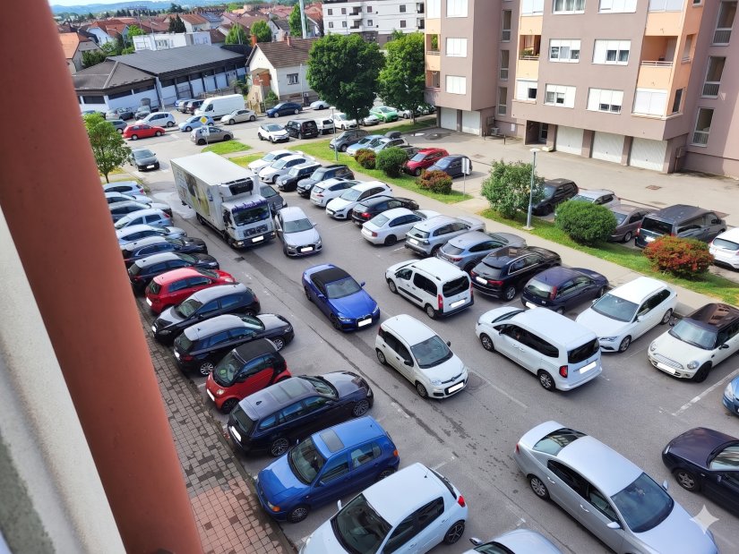 Stanari POS naselja u Jalkovečkoj: Dosta nam je nepropisnog zaustavljanja i parkiranja!