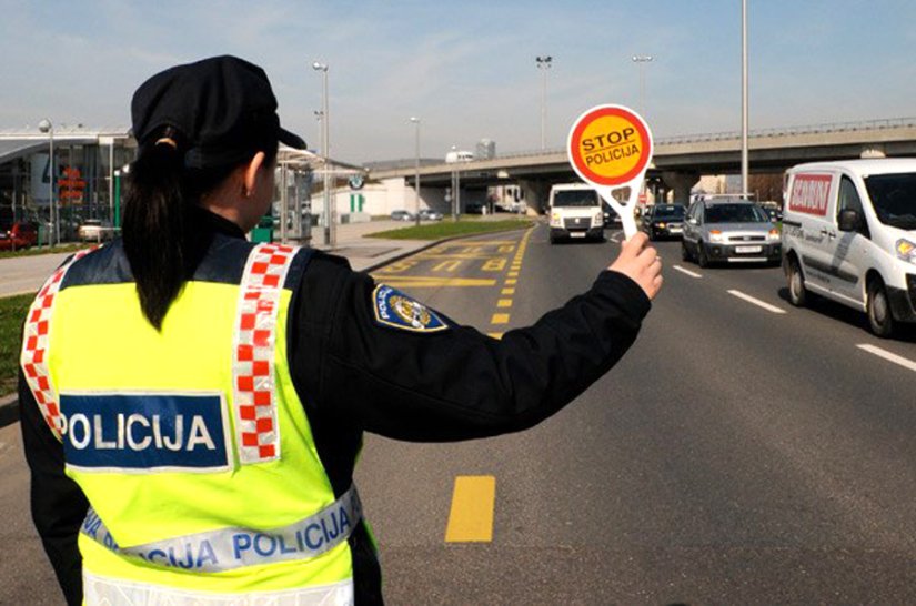 Bez položenog vozačkog ispita 45-godi&scaron;njakinja vozila s  2,36 g/kg promila