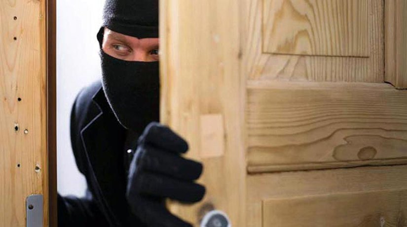 VINICA U gluho doba noći provalio u trgovinu