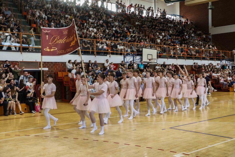 FOTO/VIDEO Budući CNC operateri od &scaron;kole se oprostili kao balerine i sve odu&scaron;evili!