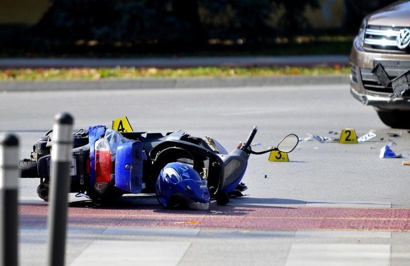 Mlada vozačica u Turčinu oduzela prednost motociklistu, on zavr&scaron;io u bolnici