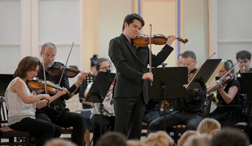 Ovacije za sjajnu izvedbu Varaždinskog komornog orkestra
