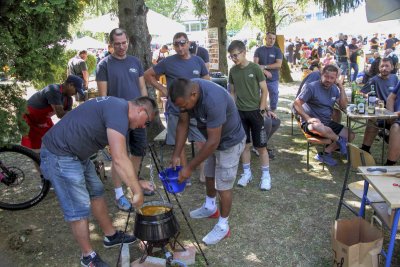 IVANEČKI KOTLIĆ Sutra glavna fe&scaron;ta: u natjecanju kuhanja gula&scaron;a u kotliću sudjeluje rekordnih 77 ekipa