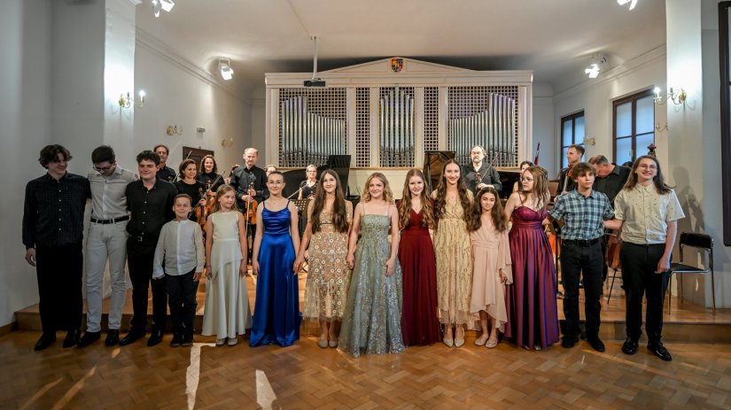 Mladi solisti Glazbene &scaron;kole u Varaždinu odu&scaron;evili publiku uz Varaždinski komorni orkestar