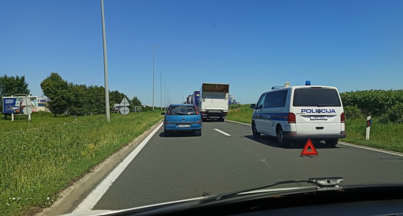 Sudar kamiona na istočnoj obilaznici, vozi se jednim prometnim trakom