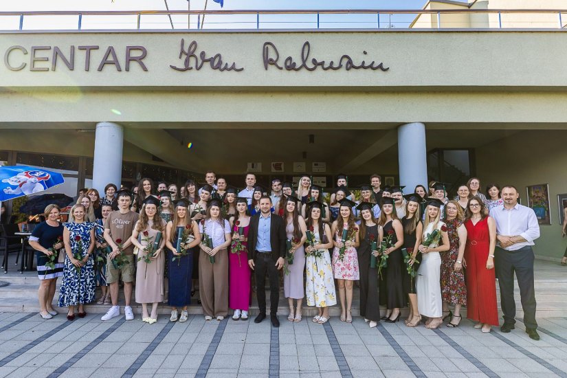 FOTO Srednja &scaron;kola Novi Marof svečano ispratila jo&scaron; jednu generaciju maturanata