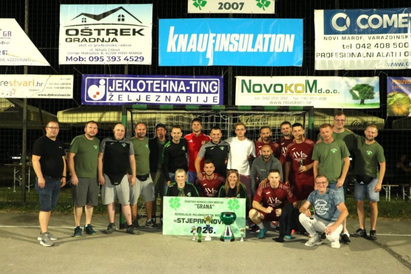 FOTO XVII. Memorijalni malonogometni noćni turnir &bdquo;Stjepan Novak&ldquo; okupio brojne ekipe i posjetitelje u Grani