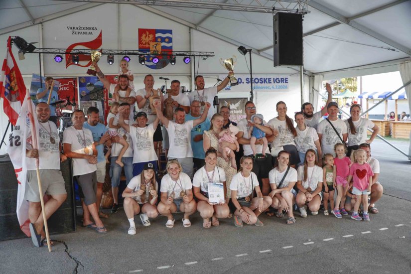 SALINOVEC Održane jubilarne Seoske igre i Državni festival sportske rekreacije na selu; U&Scaron;R Stažnjevec dvostruki prvak