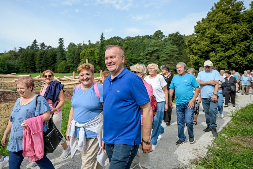 ARBORETUM OPEKA Druženje povodom Svjetskog dana djedova, baka i starijih osoba
