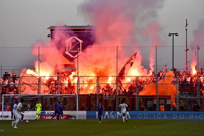 Torcida zapalila 50-ak sjedala na tribini, jo&scaron; desetak ih razbila
