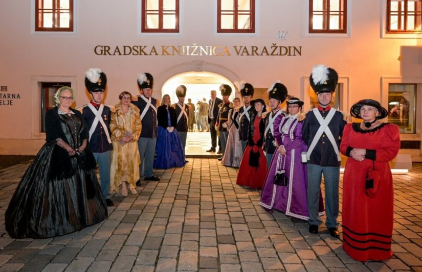 Slike s 4. Likovne kolonije "Varaždinski purgar" na izložbi u gradskoj knjižnici