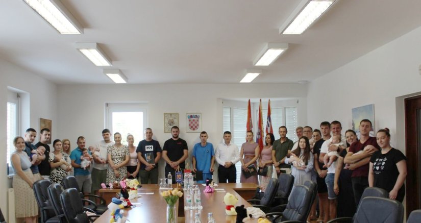 Načelnik Jalžabeta održao prijam za roditelje i novorođenčad