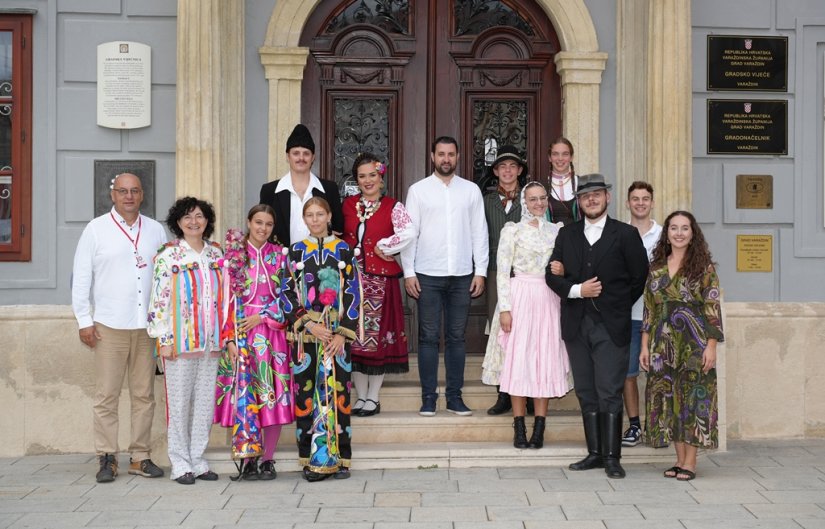 FOTO Potpredsjednik Gradskog vijeća primio predstavnike inozemnih folklornih skupina 10. Folkofonije