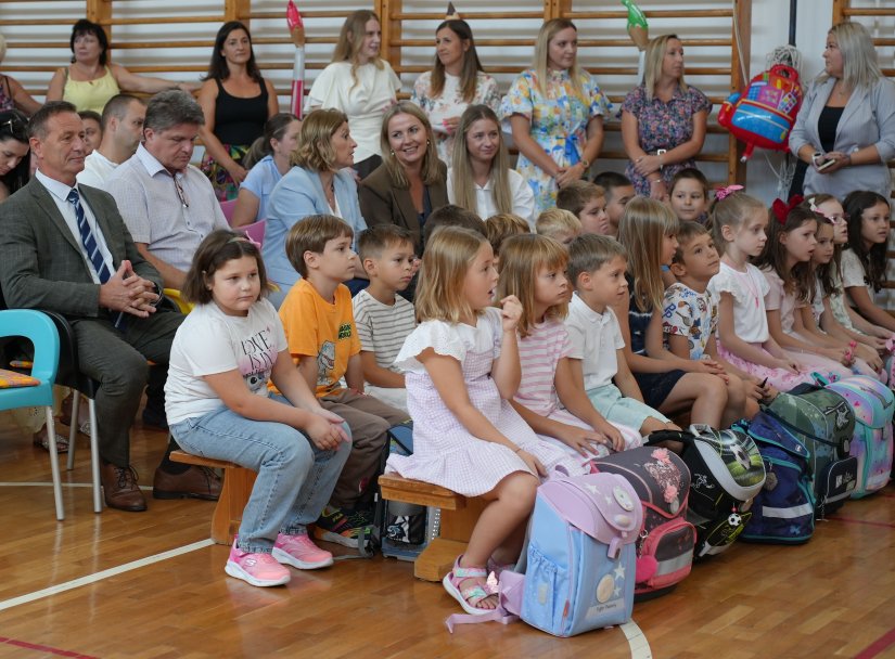 Prvi dan nastave u V. O&Scaron; Varaždin: "Pred vama je jedno od najljep&scaron;ih razdoblja odrastanja"
