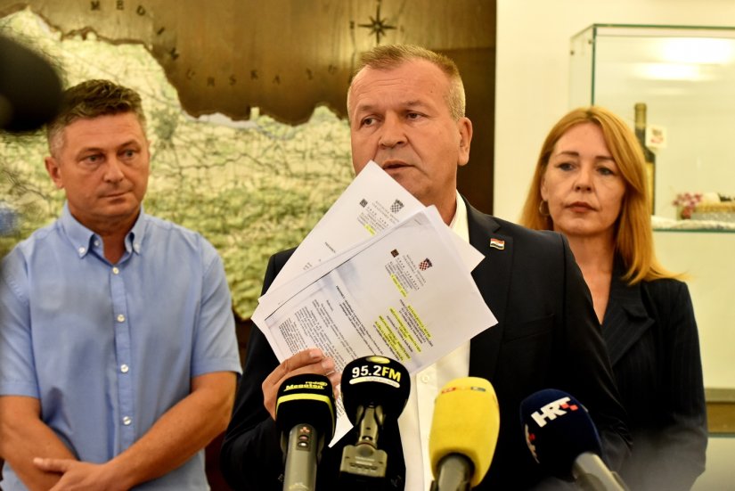 Župan Stričak: Državni inspektorat je jo&scaron; prije 1,5 godinu obavijestio Bosilja i Markovića o otpadu