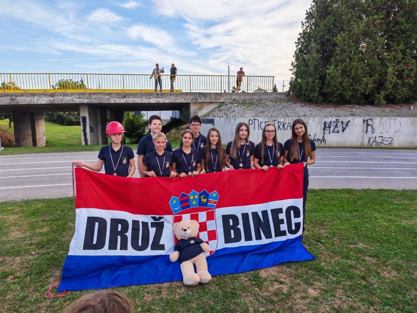 FOTO DVD Družbinec dostojno predstavio općinu i VZO na 16. natjecanju vatrogasne mladeži županije