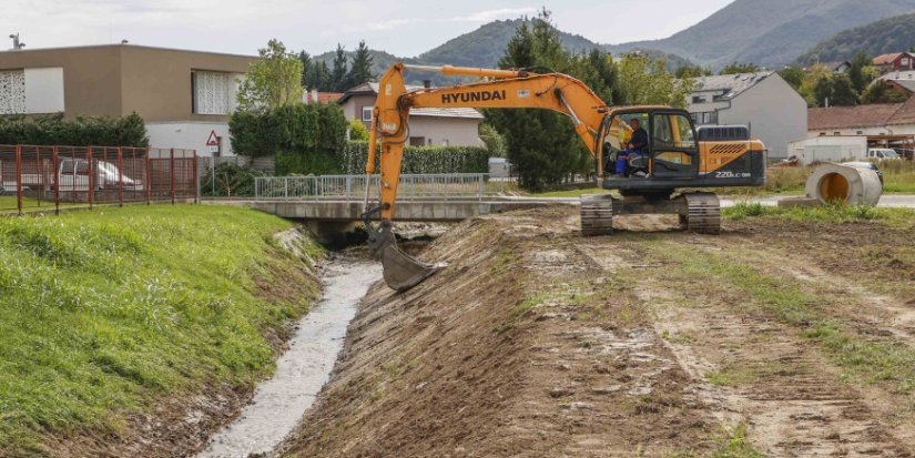 IVANEC Konačno se uređuju korito i obala potoka Bistrice; Grad planira urediti i &scaron;etnicu
