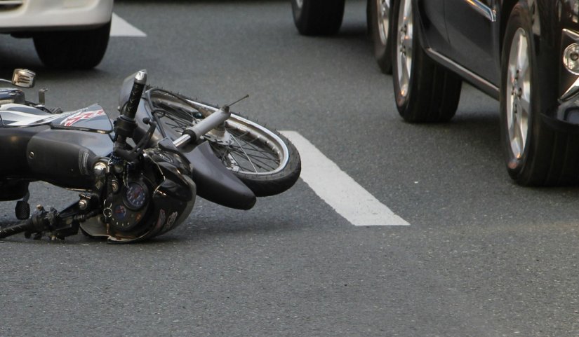 Zbog oduzimanja prednosti, ozlijeđen 23-godi&scaron;nji motociklist