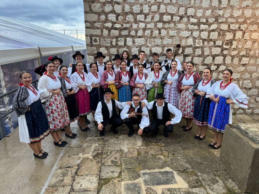 Varaždinski folklorni ansambl sudjelovao na međunarodnoj smotri folklora u općini Konavle