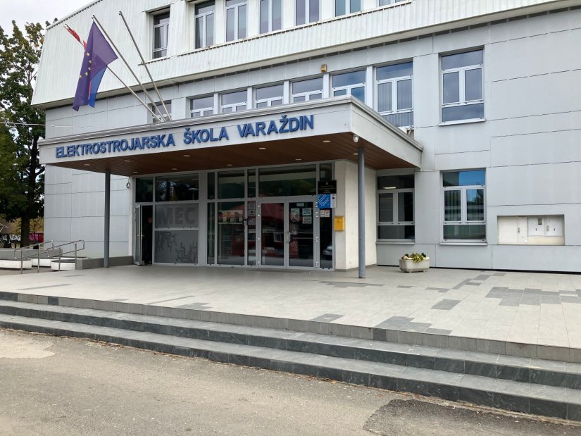 FOTO Obnovljene učionice, novi praktikumi i sigurniji ulaz u Elektrostrojarskoj &scaron;koli Varaždin
