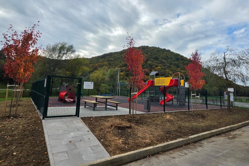 FOTO Vrhovec Bednjanski dobio novo mjesto za dječju igru, druženje i osmijehe